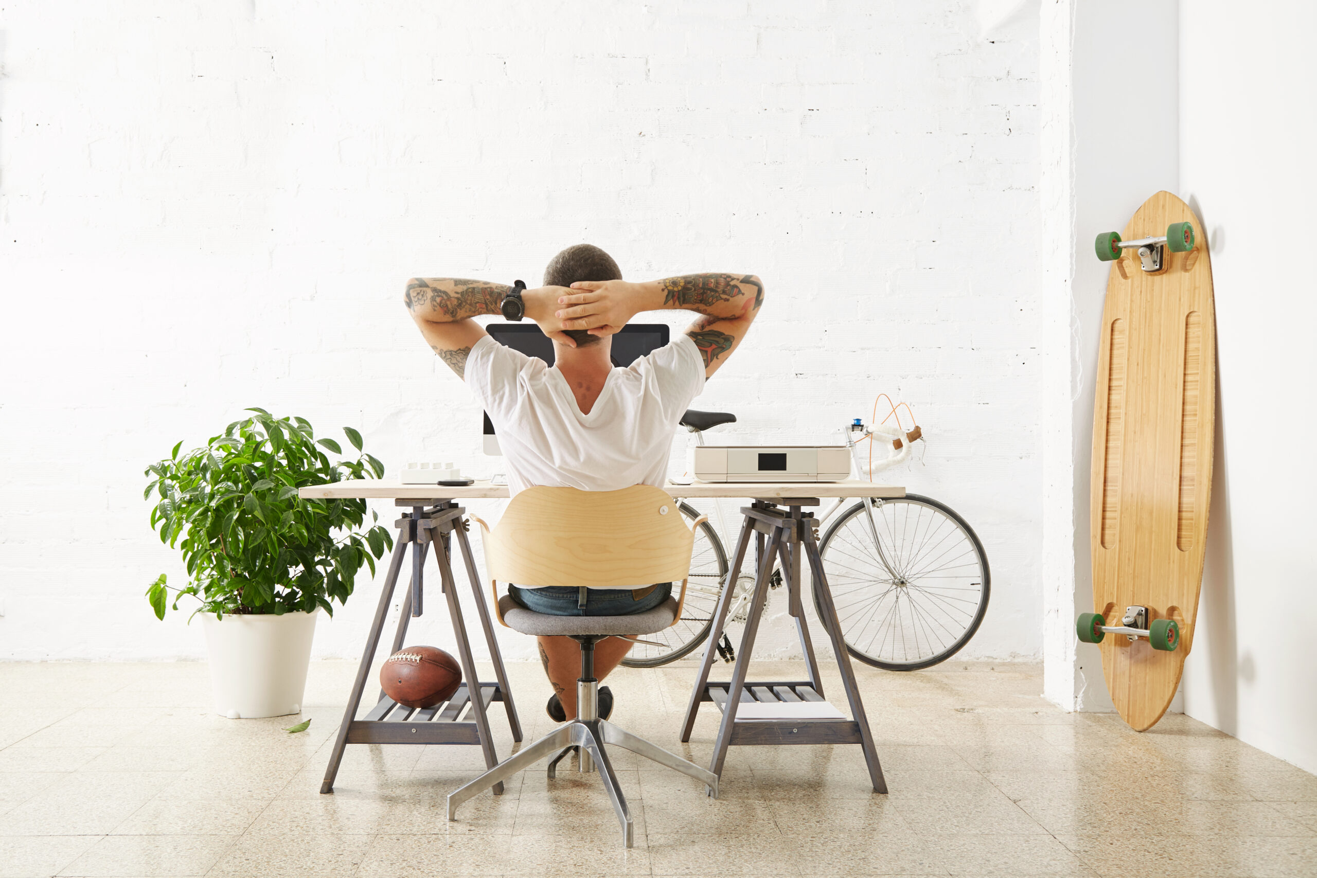 How to Stay Healthy at a Desk Job​
